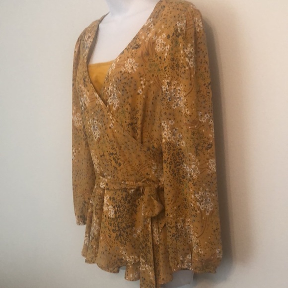 Loft Top - Picture 3 of 5